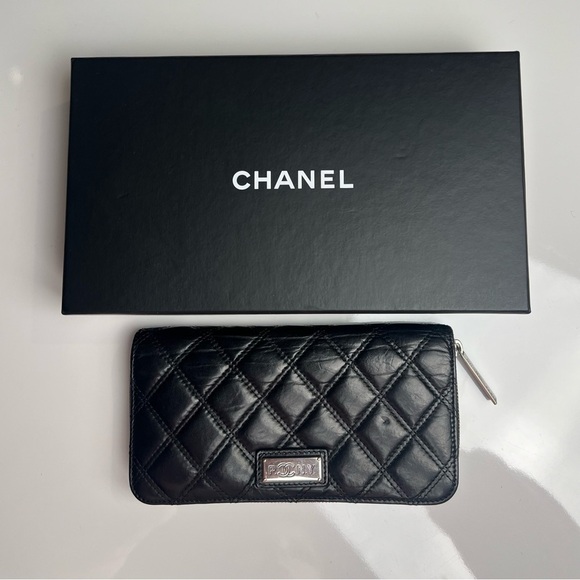 Chanel Black Quilted Lambskin Wallet Purse (PNY - Paris New York) - Picture 2 of 12